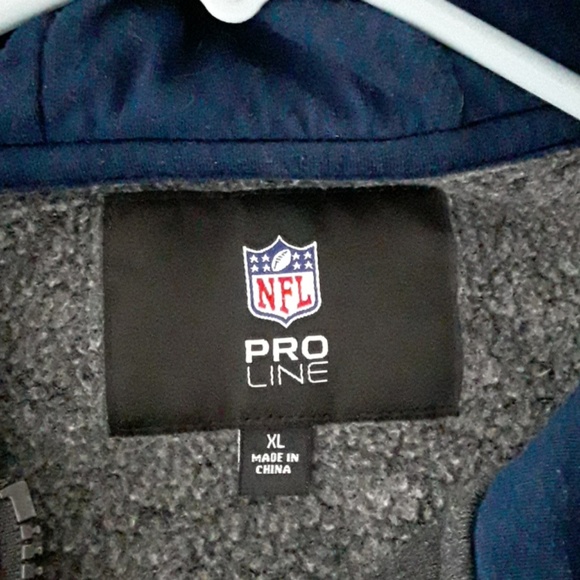 Men's "San Diego" Chargers zip hoodie - Picture 3 of 3